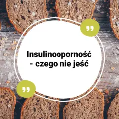 Insulinooporność: czego nie jeść? Na drewnianym blacie leżą kromki ciemnego chleba, posypane mąką i płatkami owsianymi.